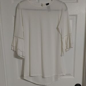 NWOT White Jersey Top 3/4" Ruffle Sleeve with detail Women’s sz Medium
